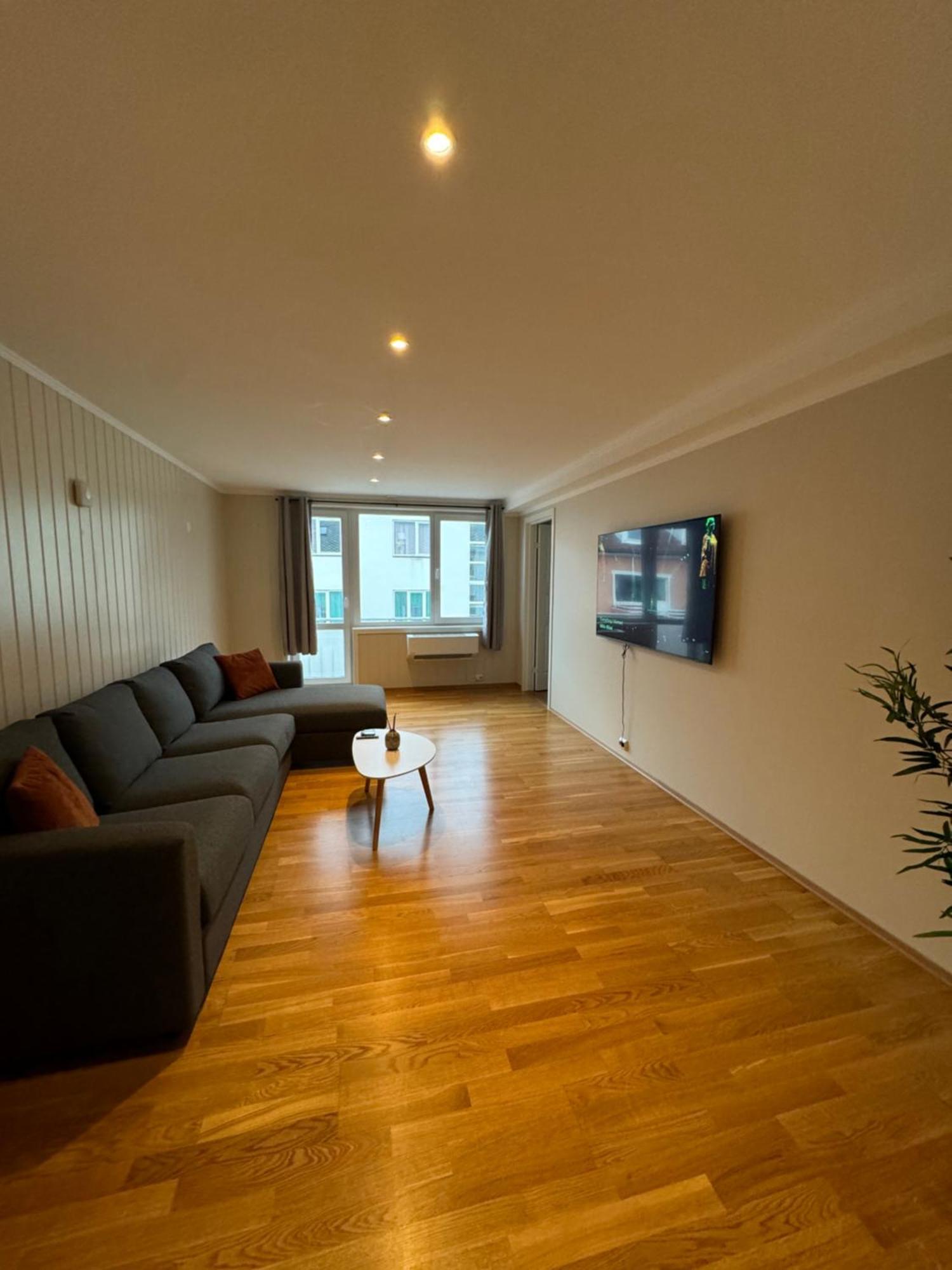 Charming 3-Bedroom Apartment In The Heart Of クリスティアンスン エクステリア 写真
