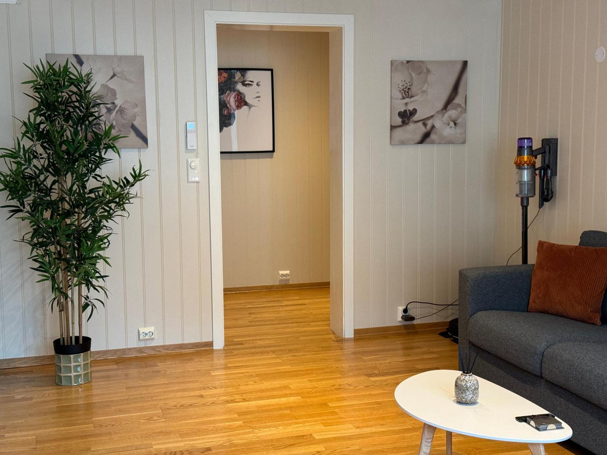 Charming 3-Bedroom Apartment In The Heart Of クリスティアンスン エクステリア 写真